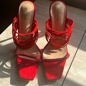 RED HOT HEELS!!!!!